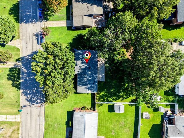 11 Linda DR, Newport News, VA 23608