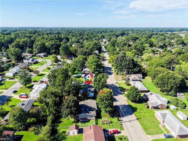 11 Linda DR, Newport News, VA 23608