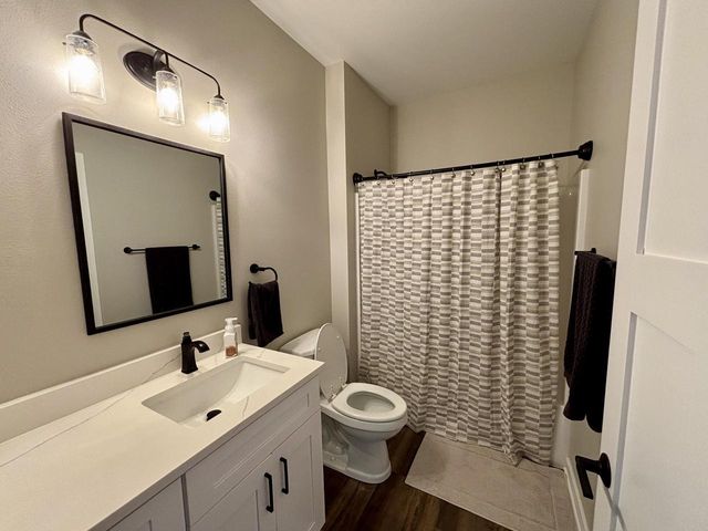 439 East STREET, Juneau, WI 53039