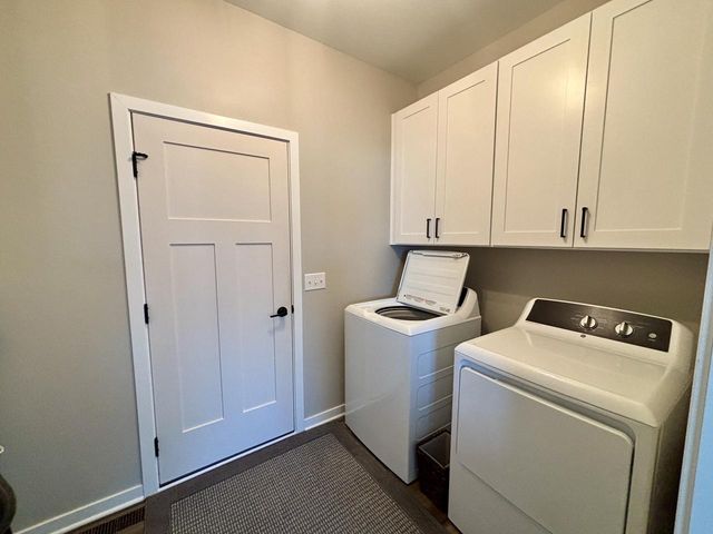 439 East STREET, Juneau, WI 53039