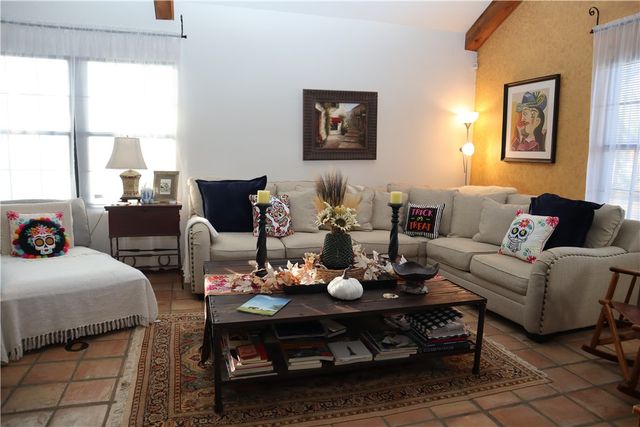 289 E County Road 2150, Kingsville, TX 78363