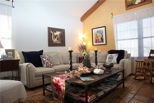 289 E County Road 2150, Kingsville, TX 78363