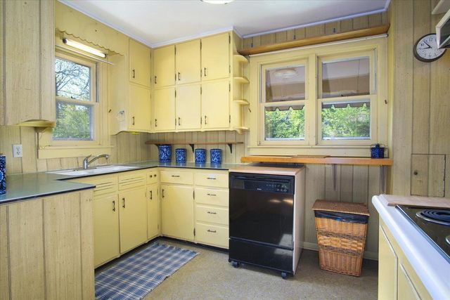 2303 Chamberlain Avenue, Madison, WI 53726
