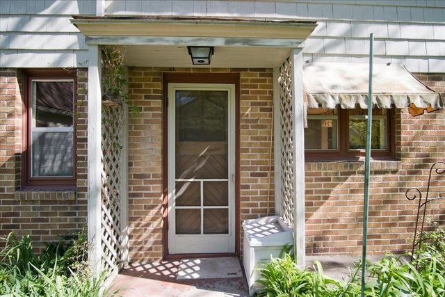 2303 Chamberlain Avenue, Madison, WI 53726