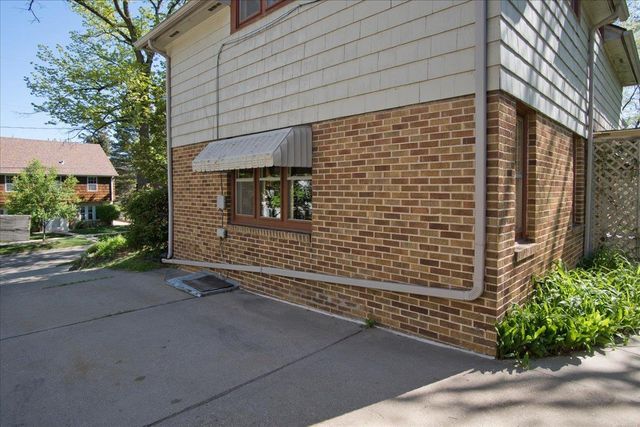 2303 Chamberlain Avenue, Madison, WI 53726
