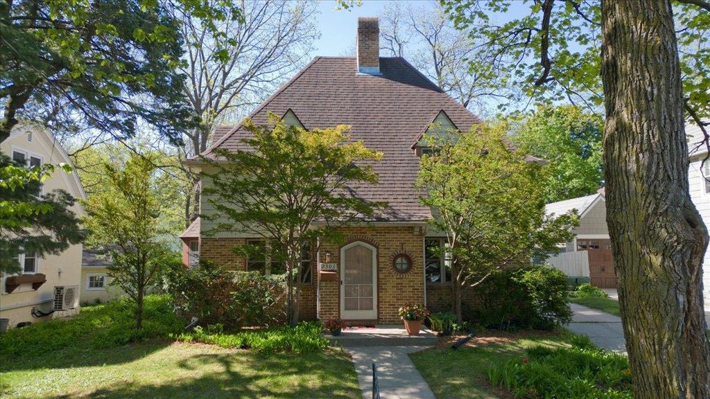 2303 Chamberlain Avenue, Madison, WI 53726