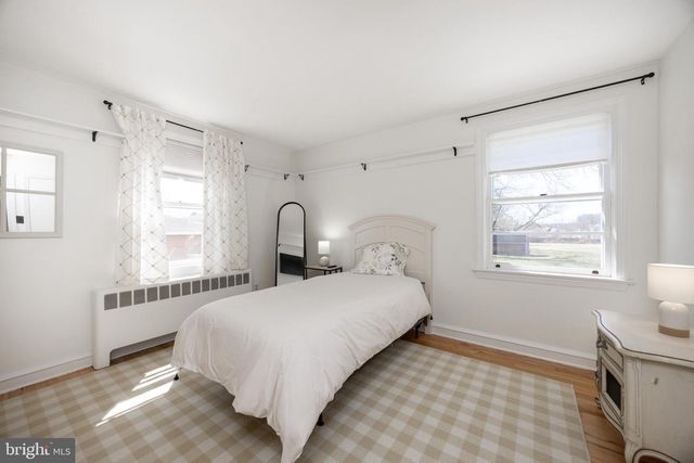 382 OAK DR, Harleysville, PA 19438