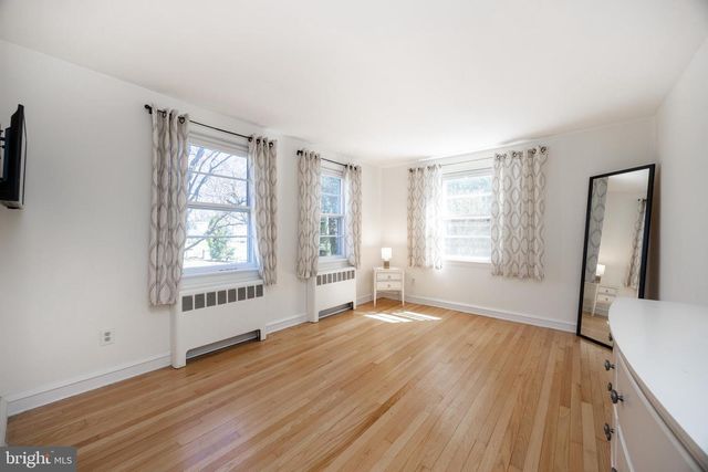 382 OAK DR, Harleysville, PA 19438