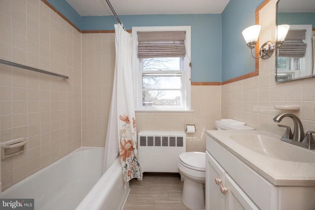 382 OAK DR, Harleysville, PA 19438