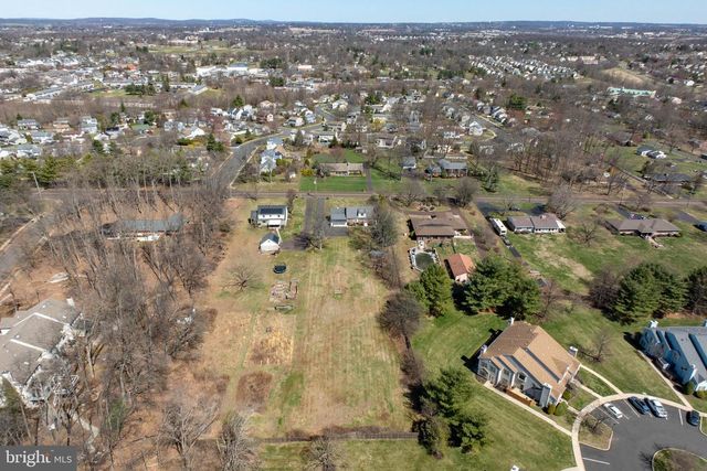 382 OAK DR, Harleysville, PA 19438