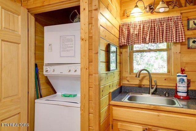 3572 Pebbles Mtn Way, Sevierville, TN 37862