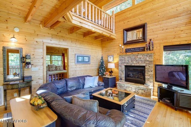 3572 Pebbles Mtn Way, Sevierville, TN 37862