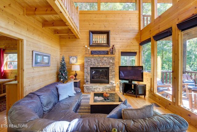 3572 Pebbles Mtn Way, Sevierville, TN 37862