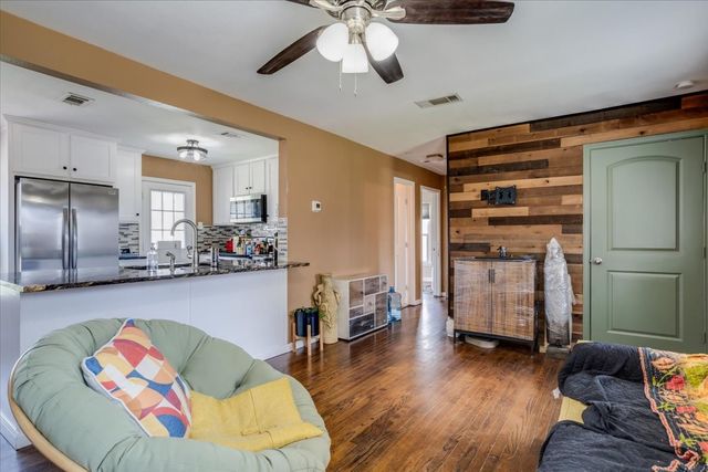 10518 Desdemona Drive, Dallas, TX 75228