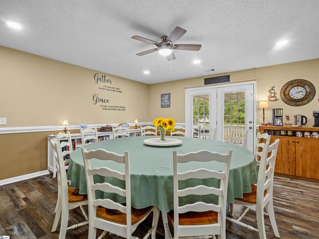 1915 Duncan Reidville Road, Duncan, SC 29334
