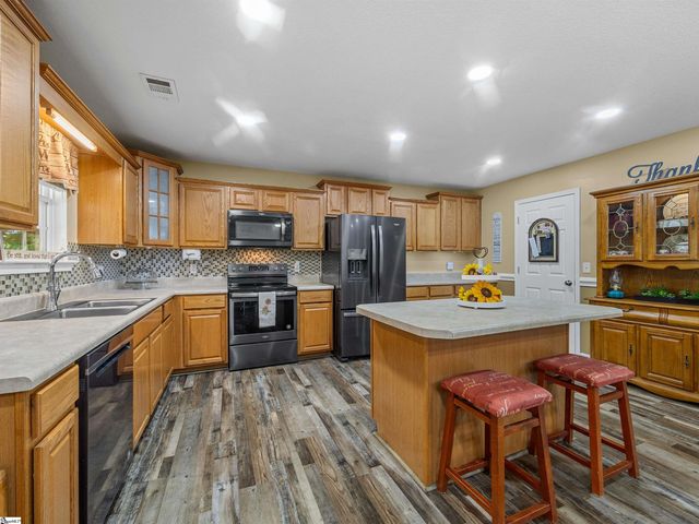 1915 Duncan Reidville Road, Duncan, SC 29334