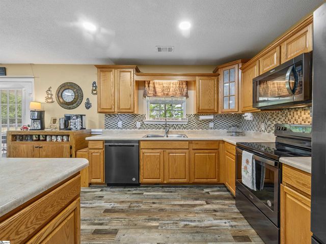 1915 Duncan Reidville Road, Duncan, SC 29334