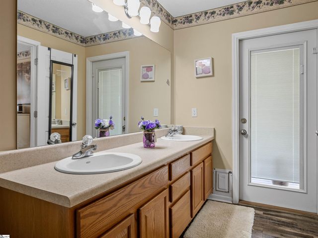 1915 Duncan Reidville Road, Duncan, SC 29334