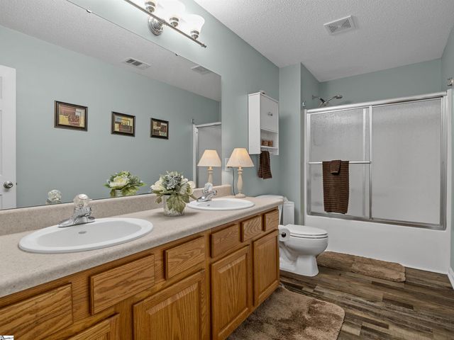 1915 Duncan Reidville Road, Duncan, SC 29334