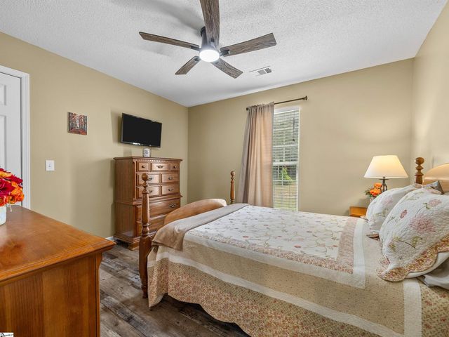 1915 Duncan Reidville Road, Duncan, SC 29334
