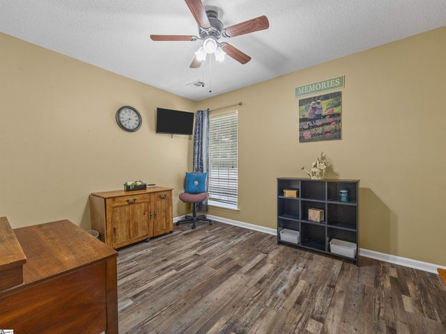 1915 Duncan Reidville Road, Duncan, SC 29334