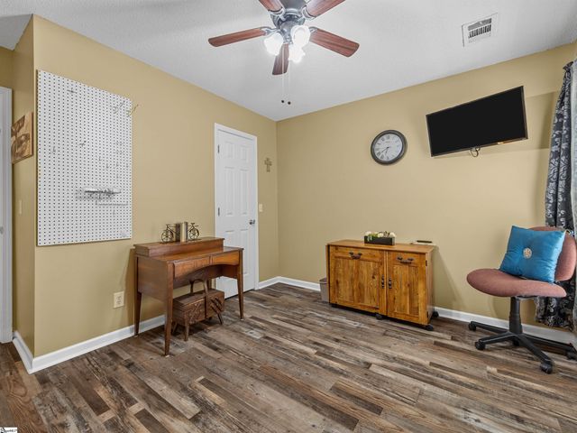 1915 Duncan Reidville Road, Duncan, SC 29334