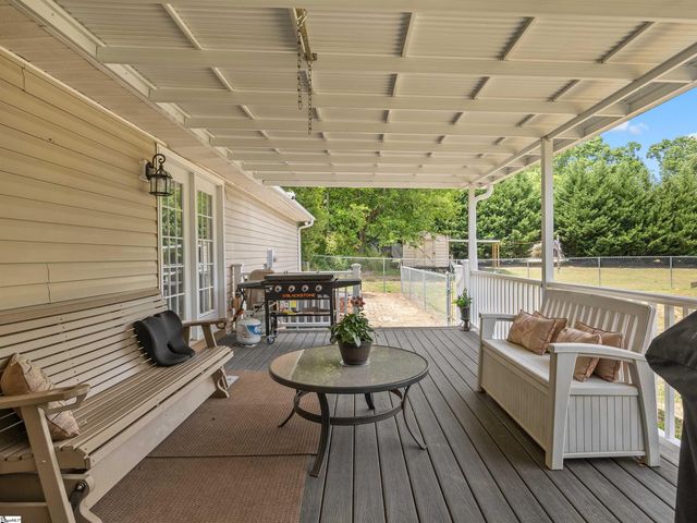 1915 Duncan Reidville Road, Duncan, SC 29334