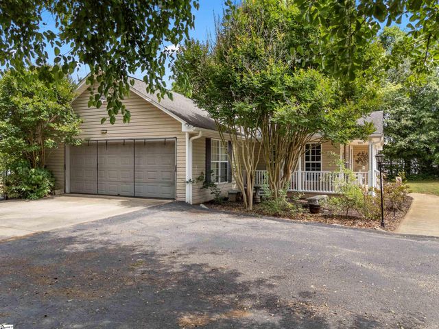 1915 Duncan Reidville Road, Duncan, SC 29334