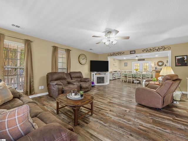 1915 Duncan Reidville Road, Duncan, SC 29334