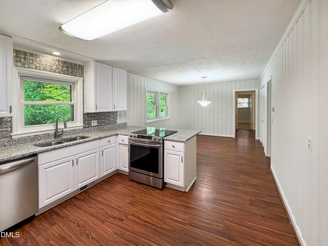108 W Dogwood Drive, Mebane, NC 27302