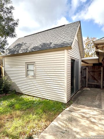 663 Fern Meadow, Universal City, TX 78148