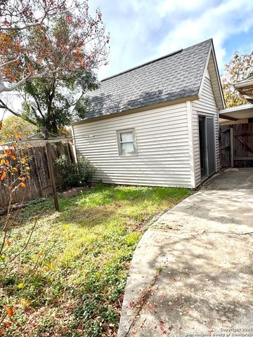 663 Fern Meadow, Universal City, TX 78148