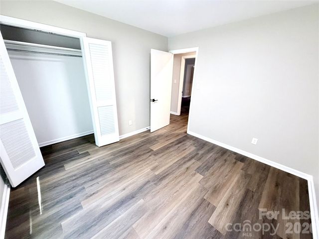 701 Archdale Drive, Charlotte, NC 28217