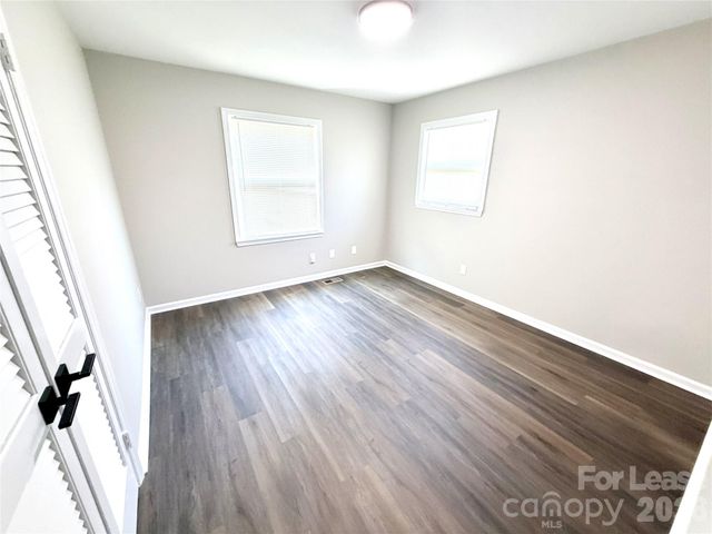 701 Archdale Drive, Charlotte, NC 28217