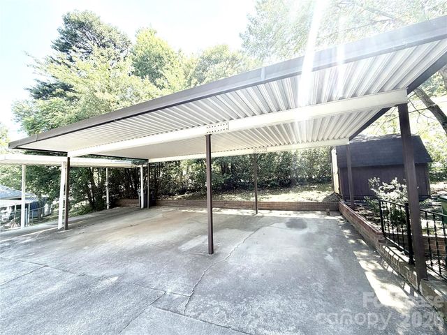 701 Archdale Drive, Charlotte, NC 28217