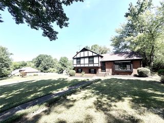 701 Archdale Drive, Charlotte, NC 28217
