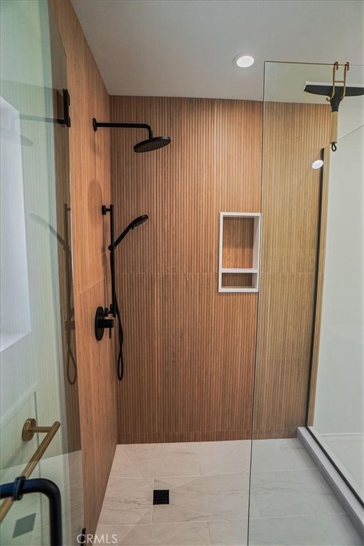 Image 24 of property listing at 1925 W Parkside, Burbank, CA 91506