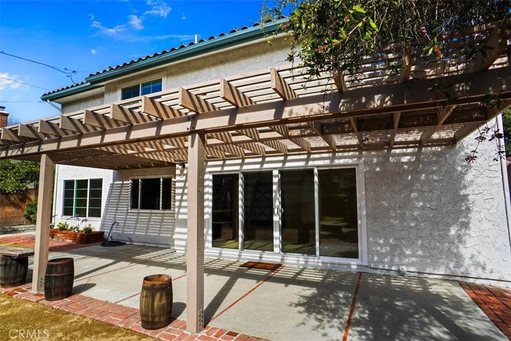 Image 38 of property listing at 1925 W Parkside, Burbank, CA 91506