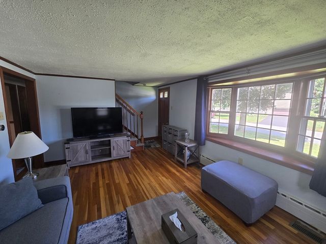 14 Ridgewood Circle, Lawrence, MA 01843