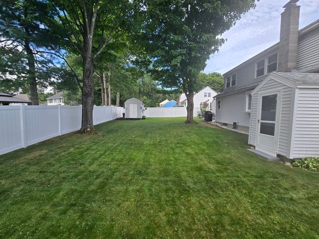 14 Ridgewood Circle, Lawrence, MA 01843