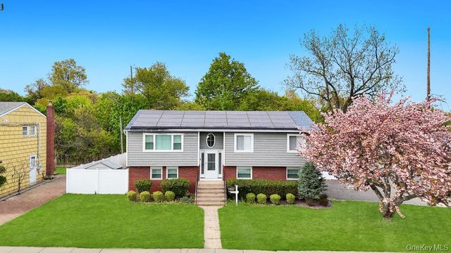 226 Princess Street, Hicksville, NY 11801