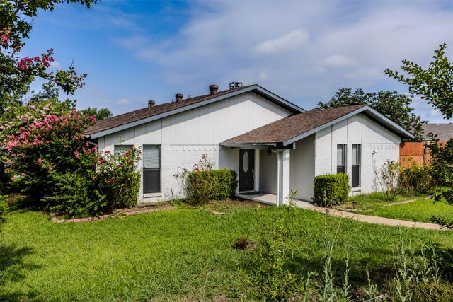 1742 Delaford Drive, Carrollton, TX 75007