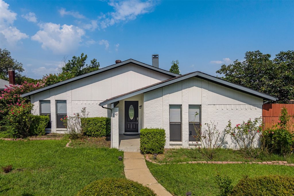1742 Delaford Drive, Carrollton, TX 75007