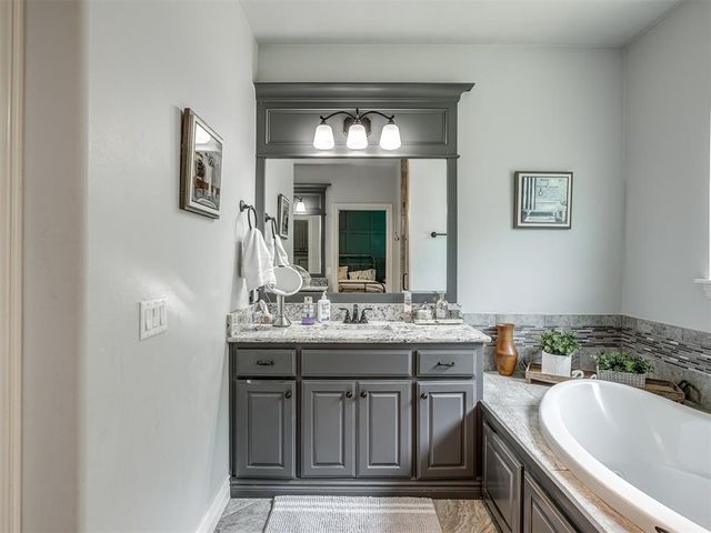 2417 Semillon Way, Edmond, OK 73012