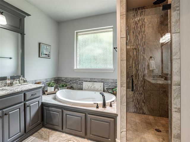 2417 Semillon Way, Edmond, OK 73012