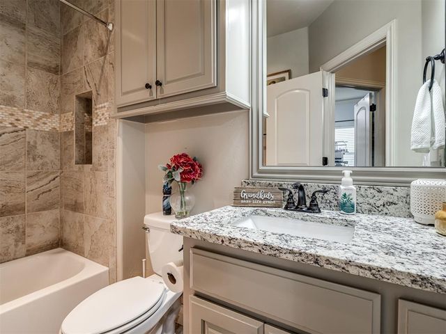 2417 Semillon Way, Edmond, OK 73012