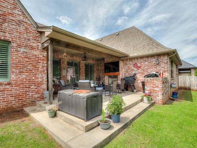 2417 Semillon Way, Edmond, OK 73012