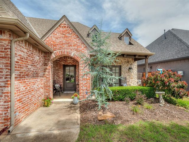 2417 Semillon Way, Edmond, OK 73012