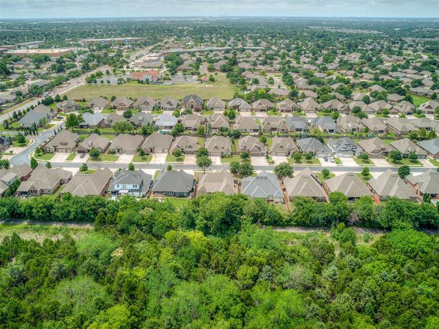 2417 Semillon Way, Edmond, OK 73012