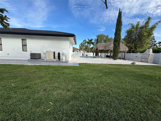 13430 SW 192nd St, Miami, FL 33177